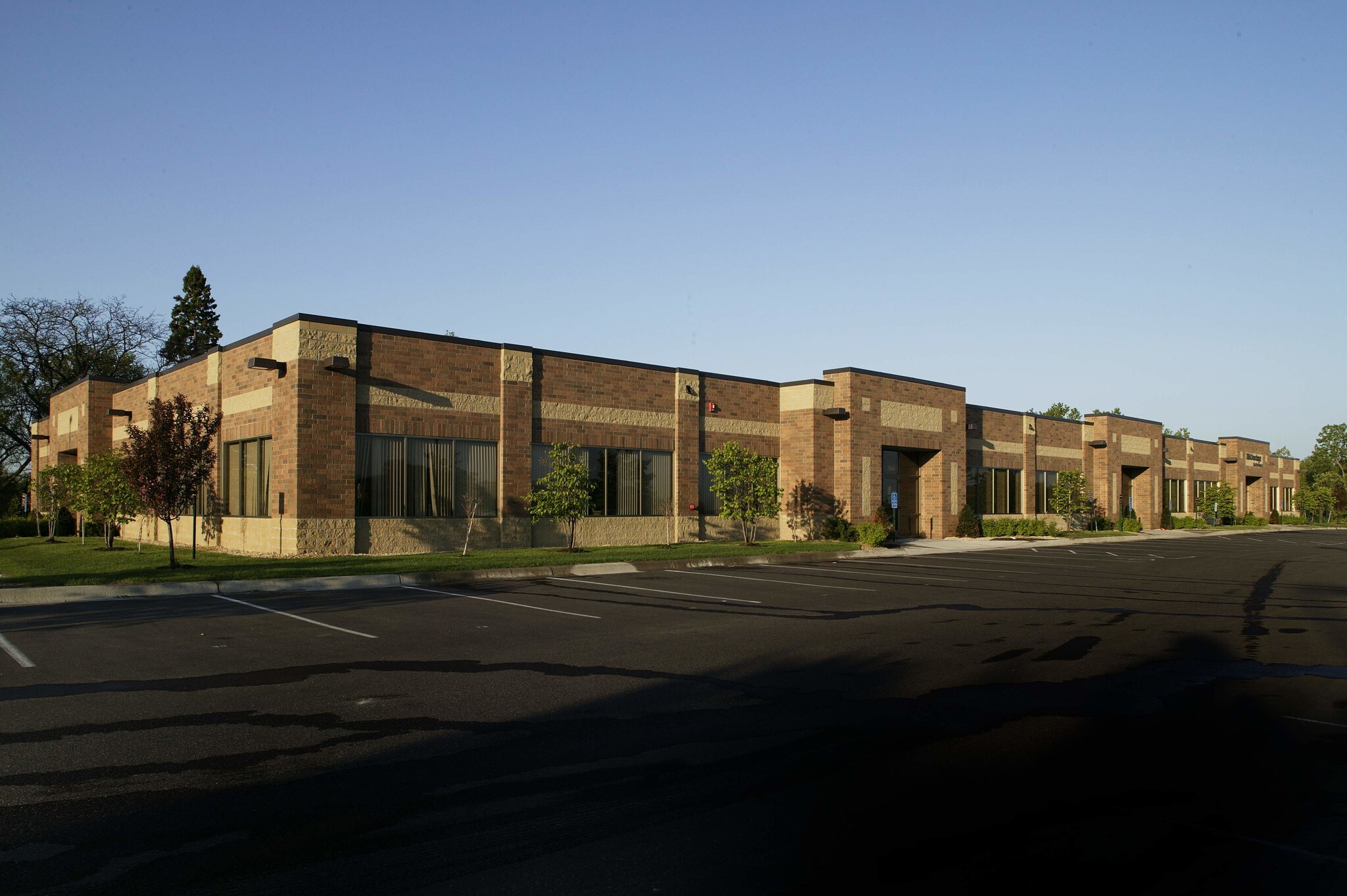 1160 Centre Pointe Dr, Mendota Heights, MN for sale Primary Photo- Image 1 of 1