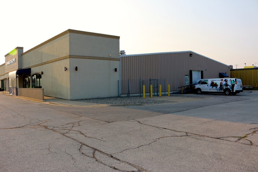 3665 Bay Rd, Saginaw, MI 48603