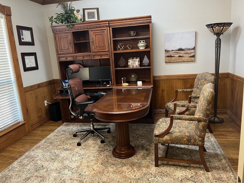 5592 Davis Blvd, North Richland Hills, TX for lease - Interior Photo - Image 2 of 19