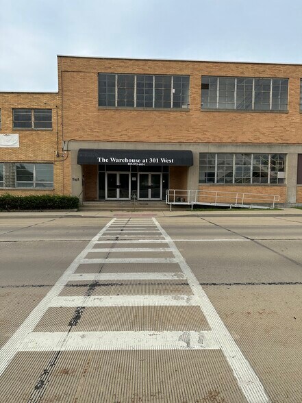 301 W 3rd St, Sterling, IL for sale - Building Photo - Image 2 of 23