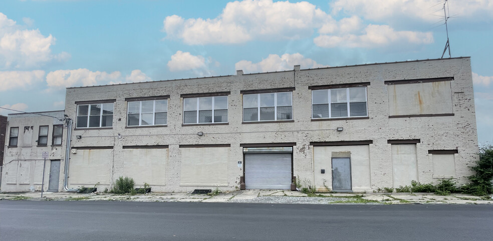 60 Dickerson St, Newark, NJ for lease - Building Photo - Image 1 of 125