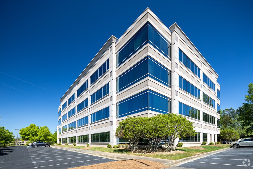 925 North Point Pky, Alpharetta, GA for lease - Building Photo - Image 1 of 34