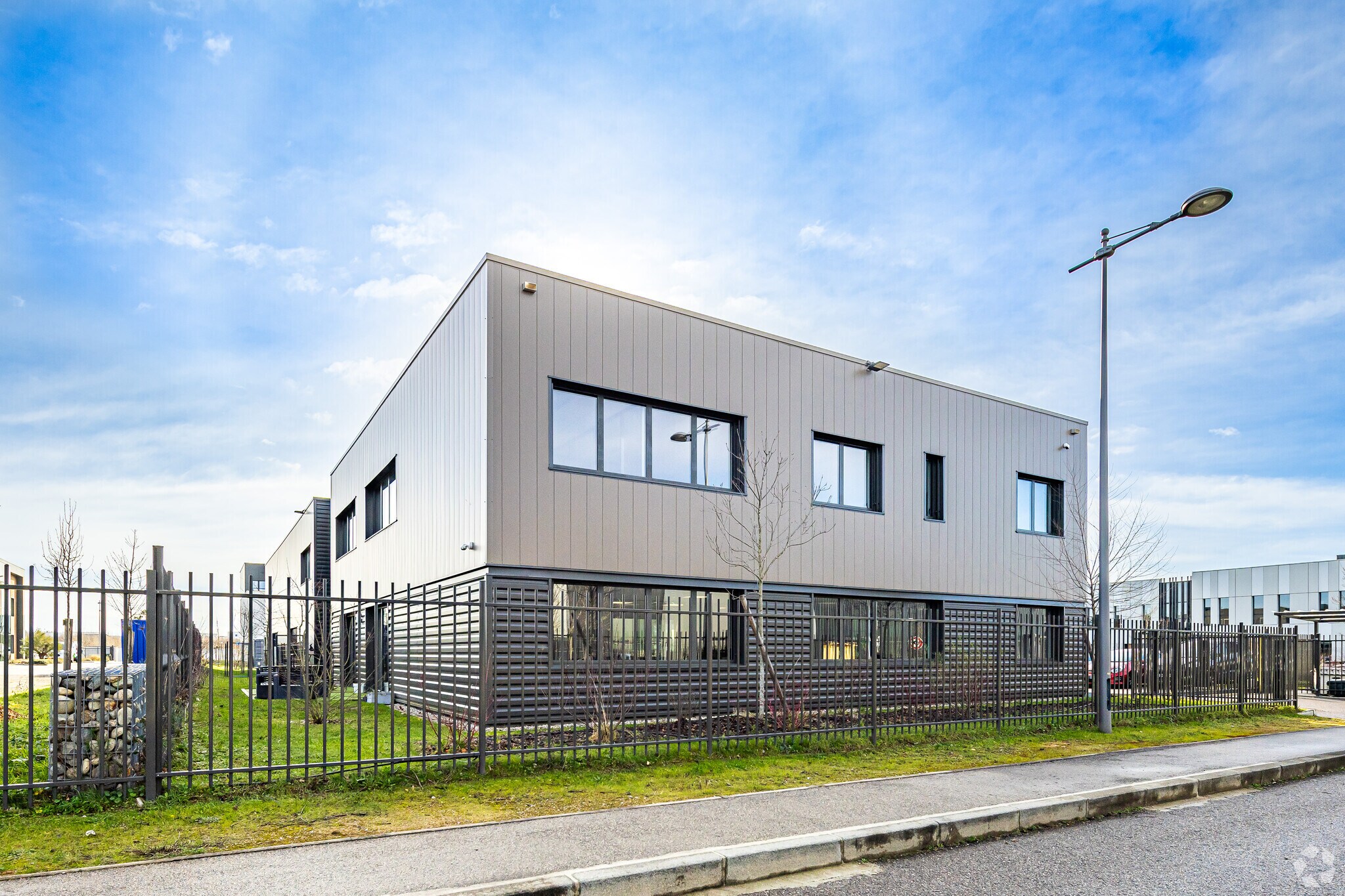 Flex in Saint-Priest for lease Primary Photo- Image 1 of 6