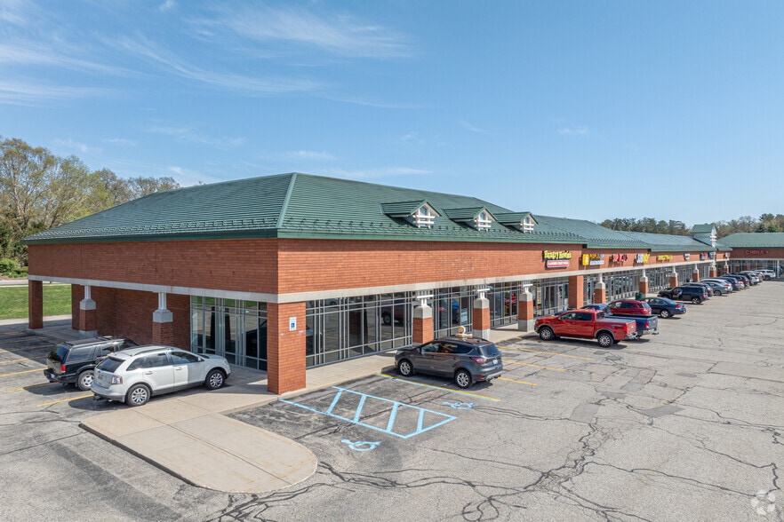 165-201 Marcel Dr, Rockford, MI for lease - Building Photo - Image 3 of 6