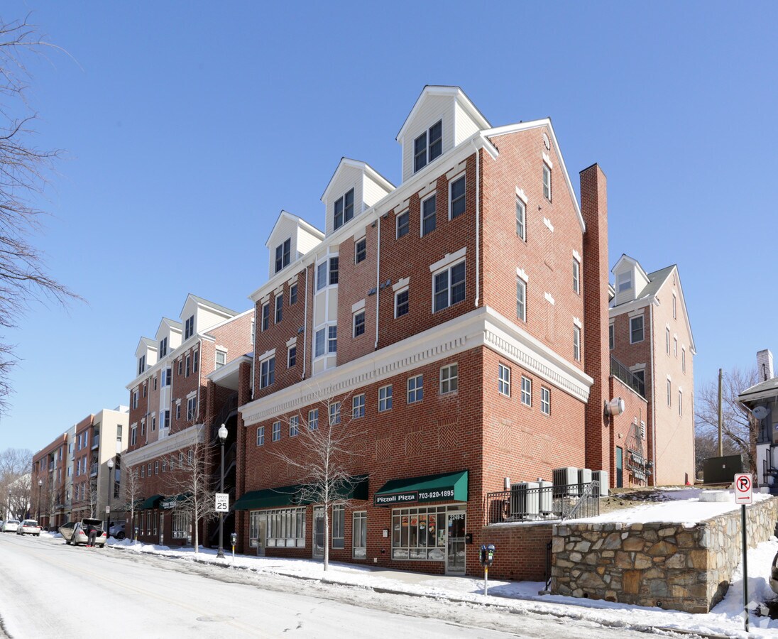 2249 S Shirlington Rd, Arlington, VA 22206