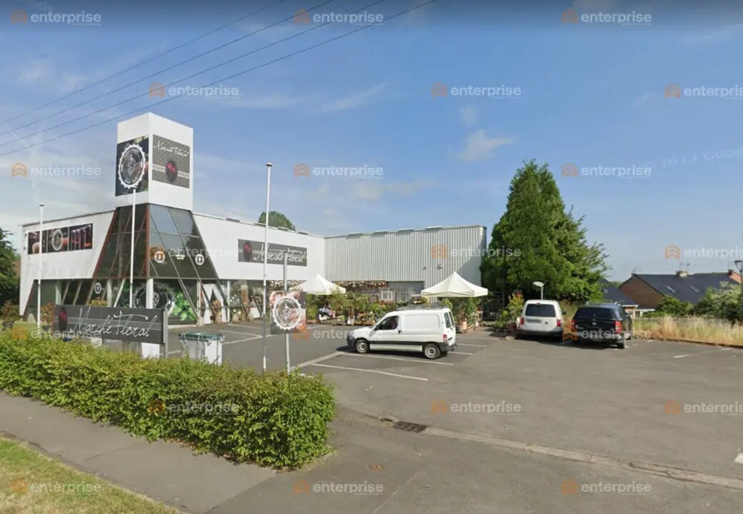 Retail in Saint-Martin-lez-Tatinghem for lease Building Photo- Image 1 of 2