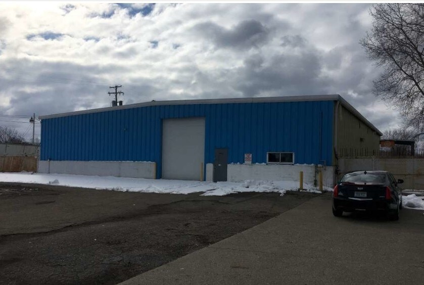 2442 Lippincott Blvd, Flint, MI for sale - Primary Photo - Image 1 of 1