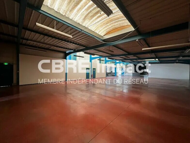 12 Rue De Romelet, Longvic for lease - Interior Photo - Image 3 of 9