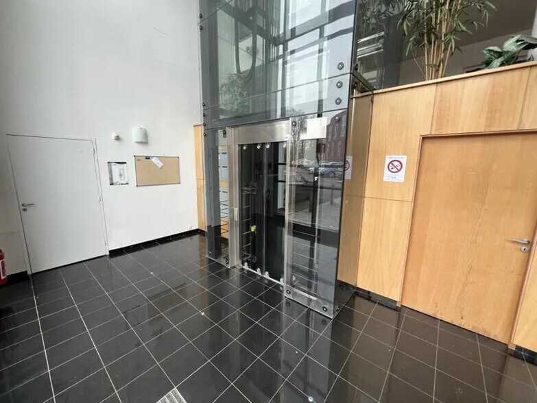 8 Rue Jean Rouxel, Orvault for sale - Lobby - Image 3 of 8