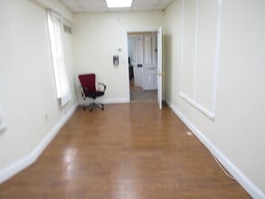 623 Georges Rd, North Brunswick, NJ for lease Interior Photo- Image 2 of 3