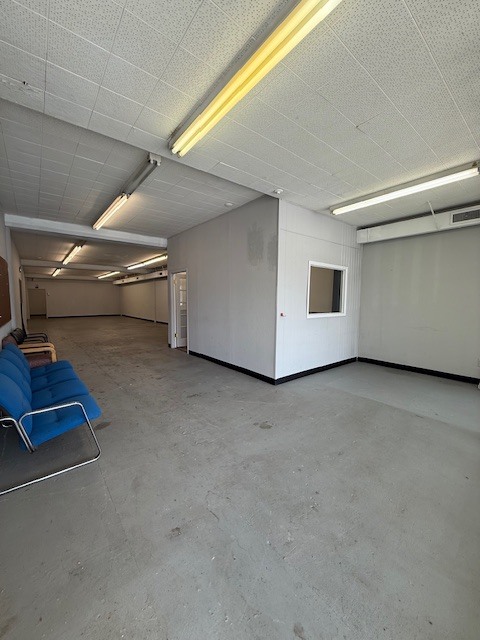910-980 S Oliver St, Wichita, KS for lease Interior Photo- Image 1 of 7