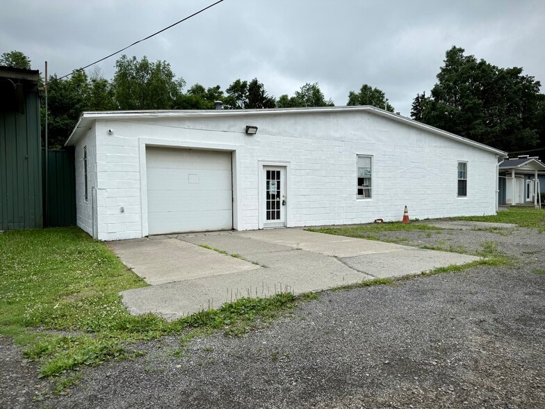 21 Squires St, Cortland, NY for lease - Building Photo - Image 2 of 33