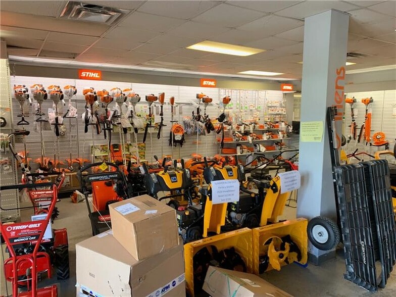 5280 Caughdenoy Rd, Clay, NY for sale - Interior Photo - Image 3 of 13