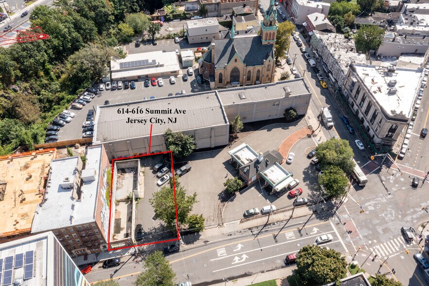 614-616 Summit Ave, Jersey City, NJ for sale - Primary Photo - Image 1 of 27