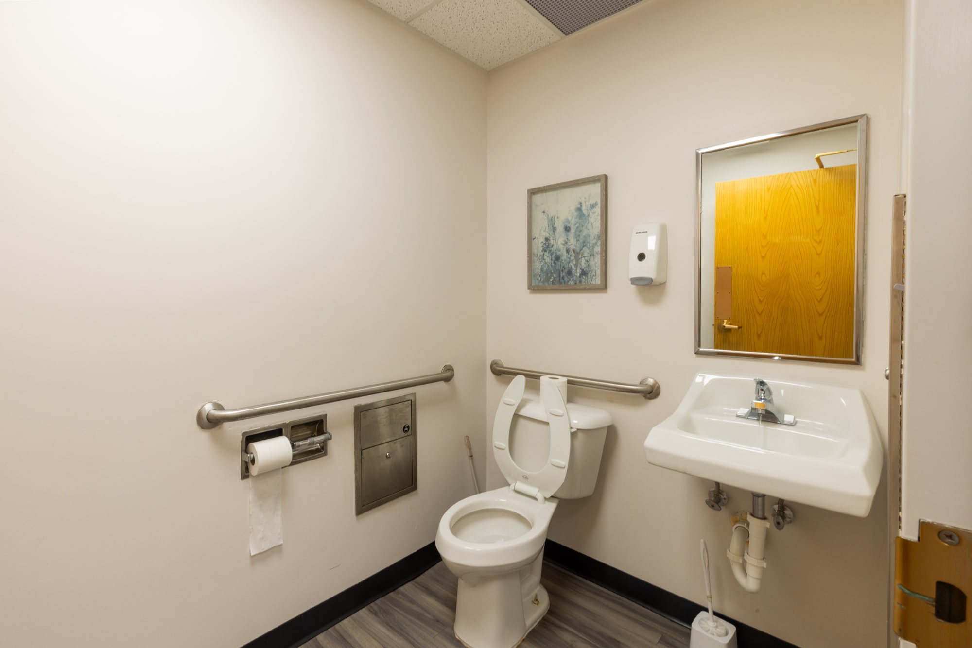 Suite G Interior Photo 9