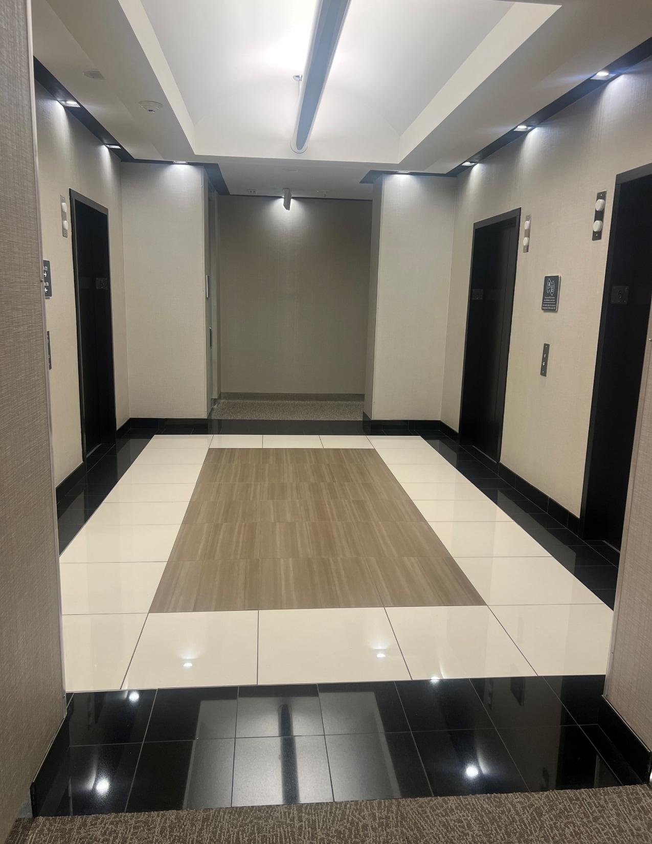 5220 Spring Valley Rd, Dallas, TX for lease Interior Photo- Image 1 of 4