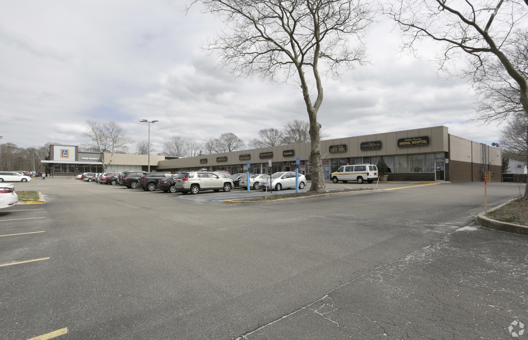 624-640 Middle Country Rd, Selden, NY for lease Primary Photo- Image 1 of 8