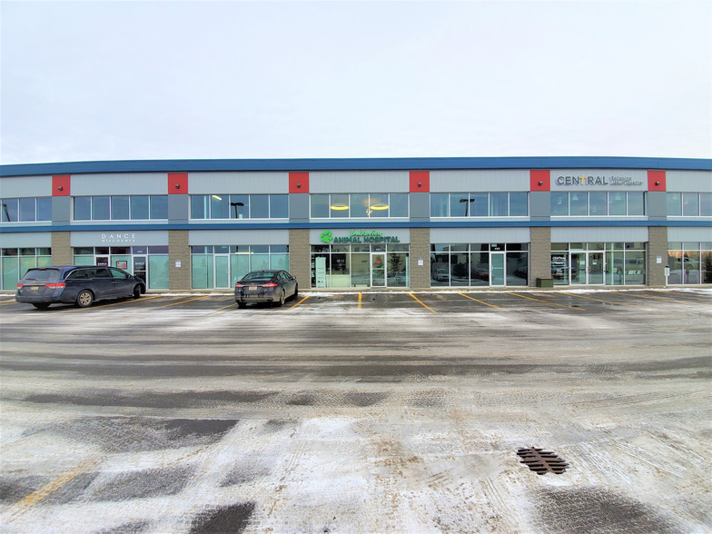 4351 Savaryn Dr SW, Edmonton, AB for lease - Primary Photo - Image 1 of 4