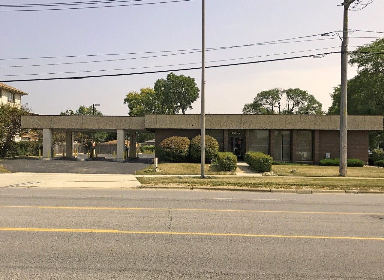 8267 S Roberts Rd, Bridgeview, IL for sale Primary Photo- Image 1 of 1