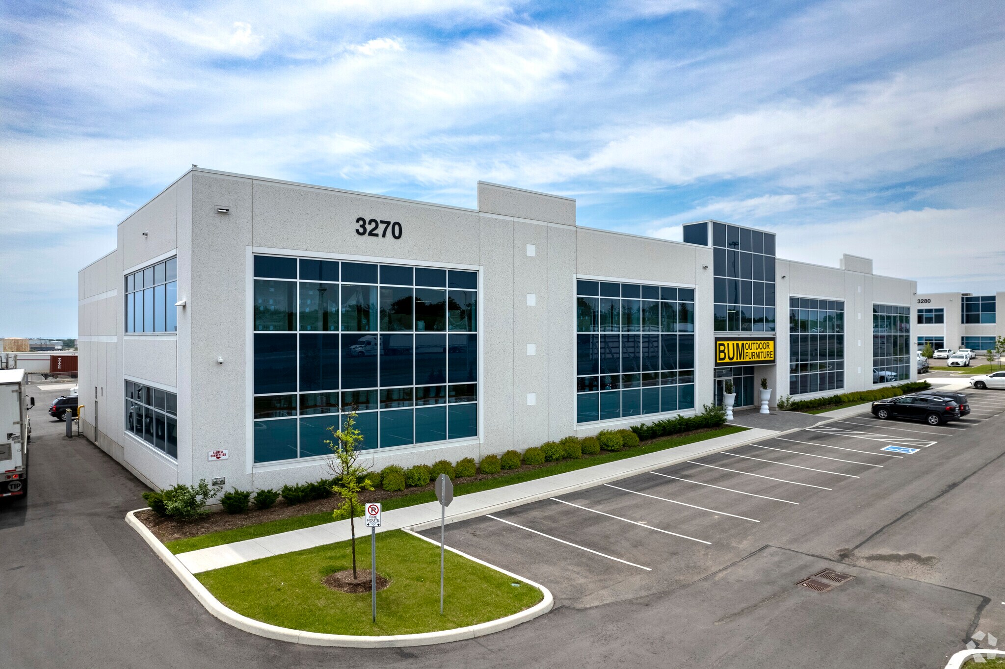 3270 S Service Rd, Oakville, ON L6L 0B6