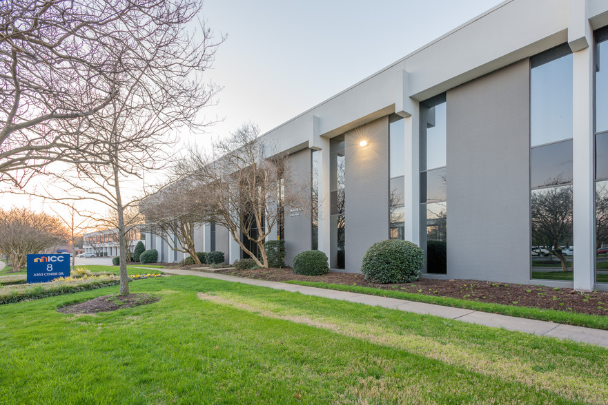 6387 Center Dr, Norfolk, VA for lease - Building Photo - Image 1 of 35