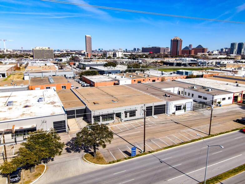 2432-2448 Irving Blvd, Dallas, TX for lease - Building Photo - Image 2 of 16