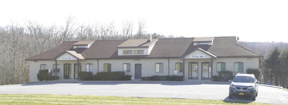 682 E Main St, Middletown, NY for sale - Primary Photo - Image 1 of 1