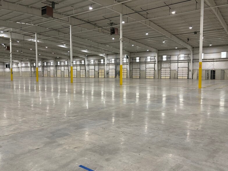 2145 Burton Branch Rd, Cookeville, TN for lease - Interior Photo - Image 1 of 7