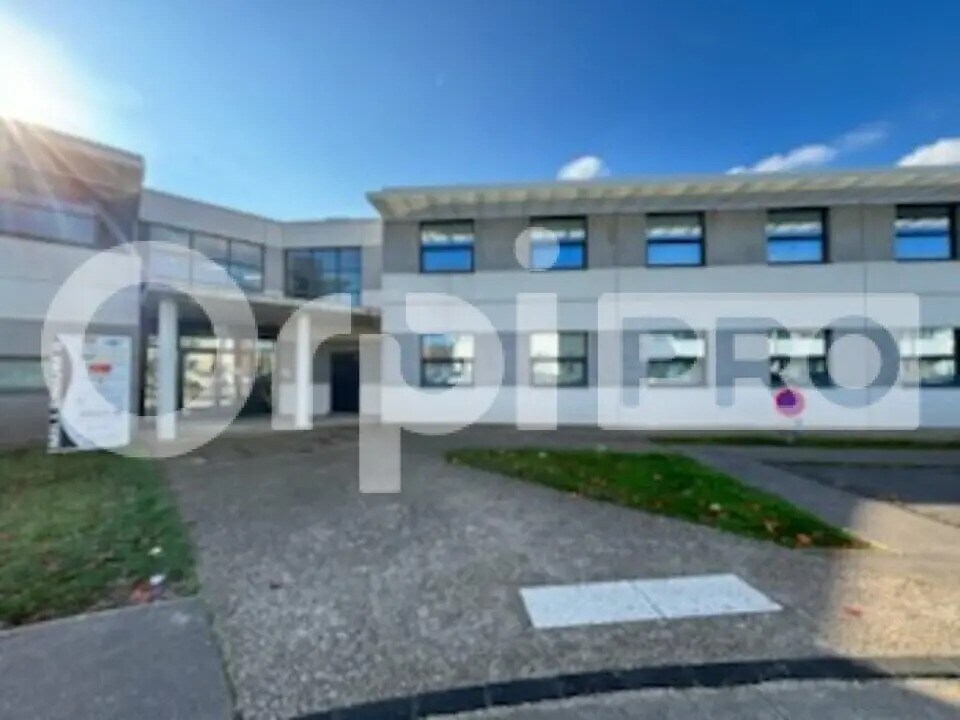 Location Bureaux 155 m² - Photo 1