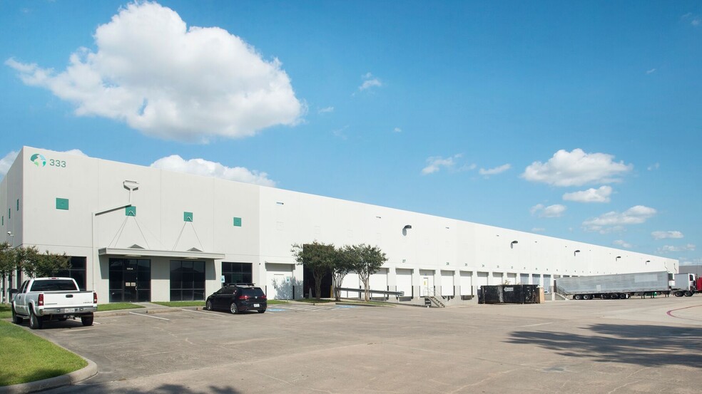 100 Northpark Central Dr, Houston, TX for lease - Building Photo - Image 3 of 18