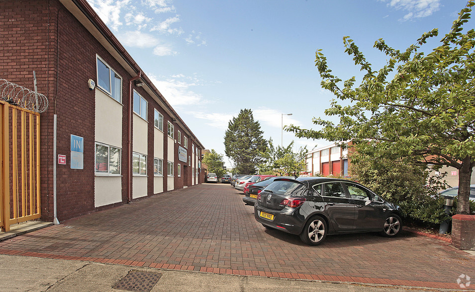 Bridle Way, Bootle for lease - Building Photo - Image 3 of 3