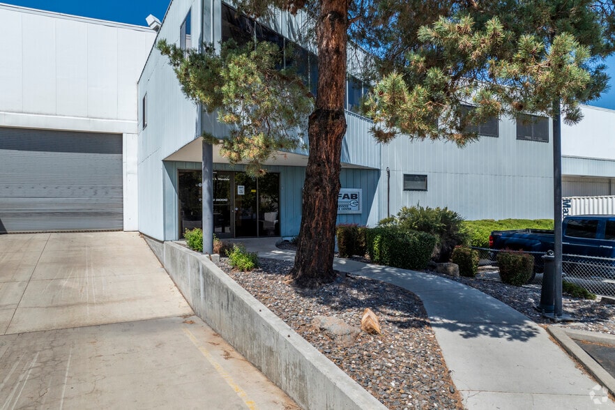 685 E Glendale Ave, Sparks, NV for sale - Building Photo - Image 3 of 12