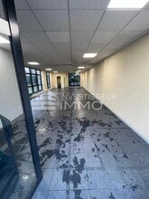 Flex in Les Ulis for lease Interior Photo- Image 1 of 2