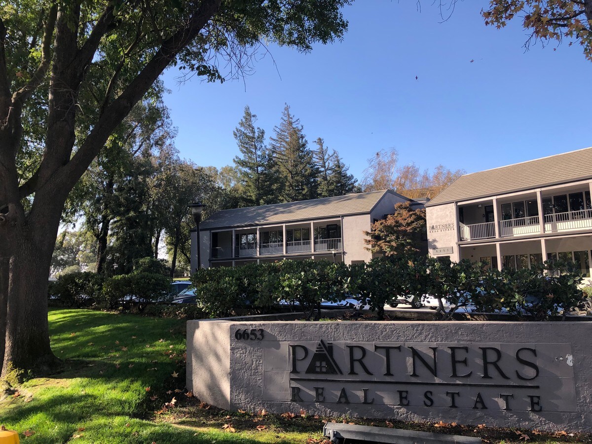 6653 Embarcadero Dr, Stockton, CA 95219