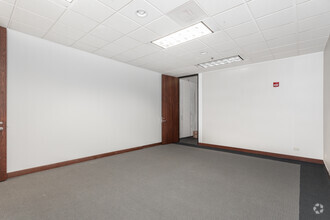 3 Hawthorn Pky, Vernon Hills, IL for lease Interior Photo- Image 1 of 6