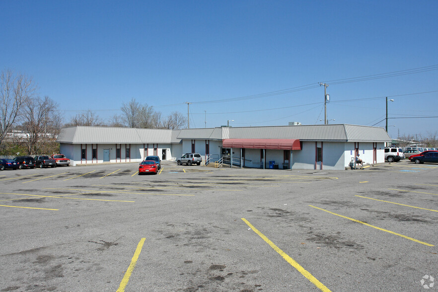 2408 Charlotte Ave, Nashville, TN for lease - Primary Photo - Image 1 of 2