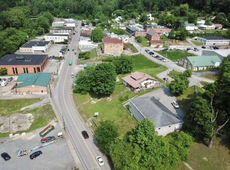 319 Main St, Clay, WV for sale - Building Photo - Image 3 of 16