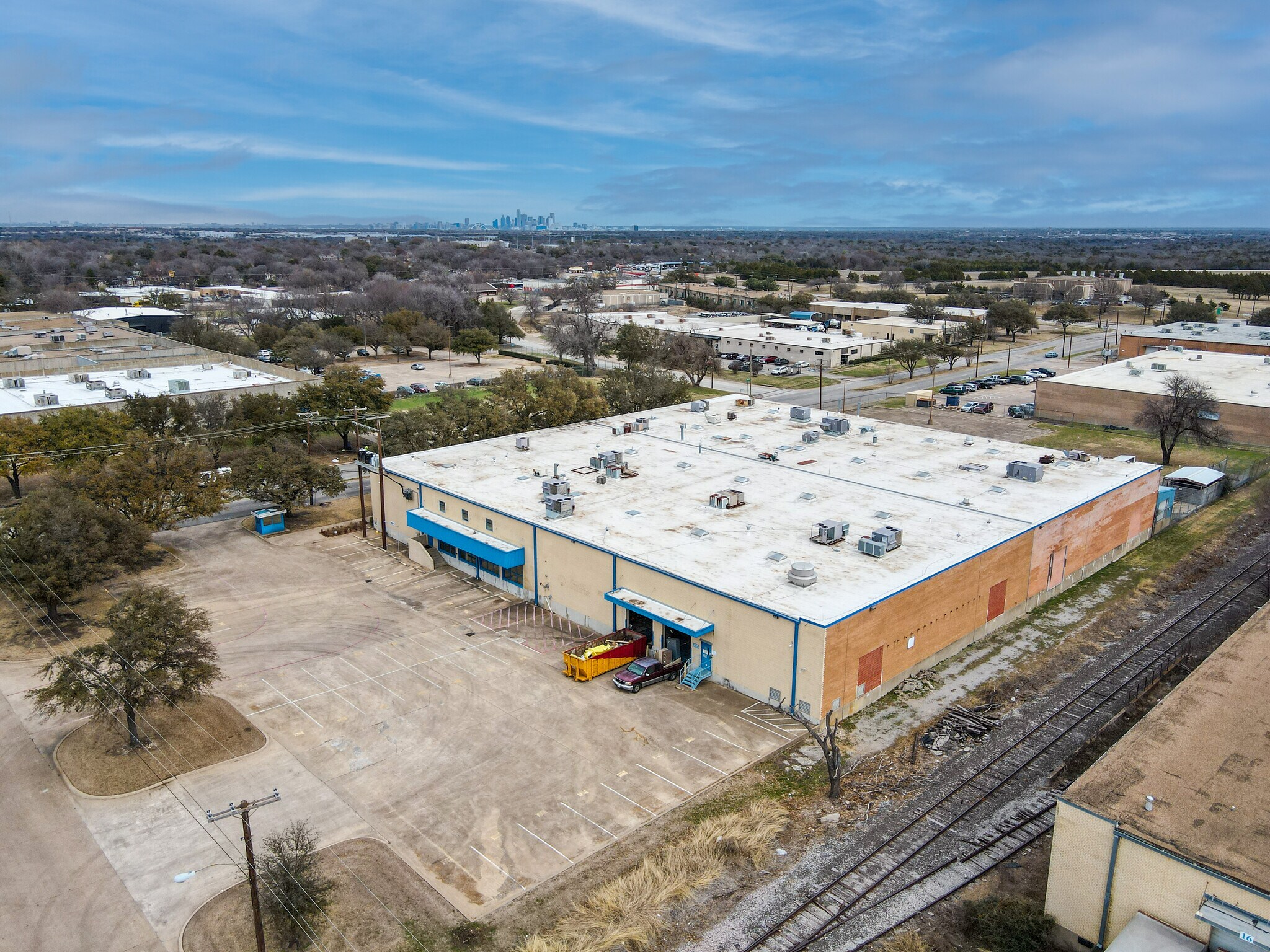 4040 Bronze Way, Dallas, TX for sale Building Photo- Image 1 of 1