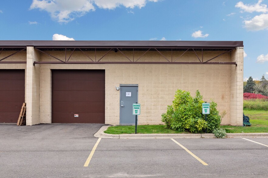 2525 Nevada Ave N, Golden Valley, MN for lease - Building Photo - Image 3 of 21