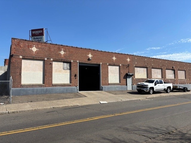 855 Housatonic Ave, Bridgeport, CT for lease Building Photo- Image 1 of 8
