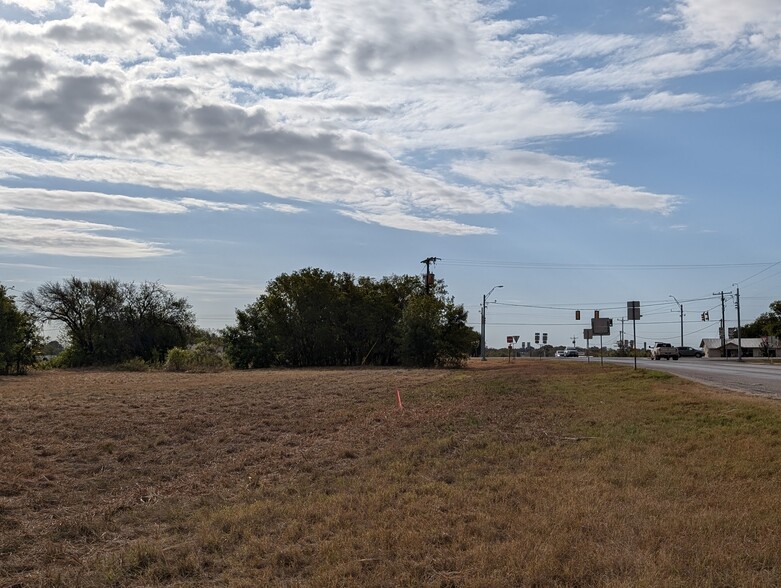 FM 725, Seguin, TX for sale - Primary Photo - Image 3 of 13