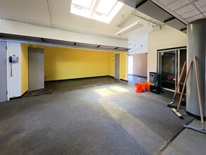 125 E Jericho Tpke, Huntington Station, NY for lease Interior Photo- Image 2 of 16