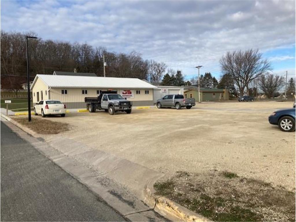 213 W 13th St, Saint Charles, MN for sale Primary Photo- Image 1 of 1