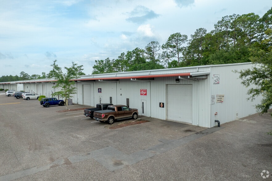 14476 Duval Pl W, Jacksonville, FL for lease - Building Photo - Image 1 of 24