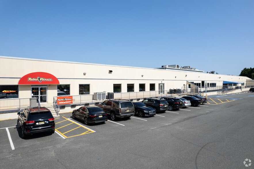 185 State Highway 36, West Long Branch, NJ for lease - Building Photo - Image 2 of 5