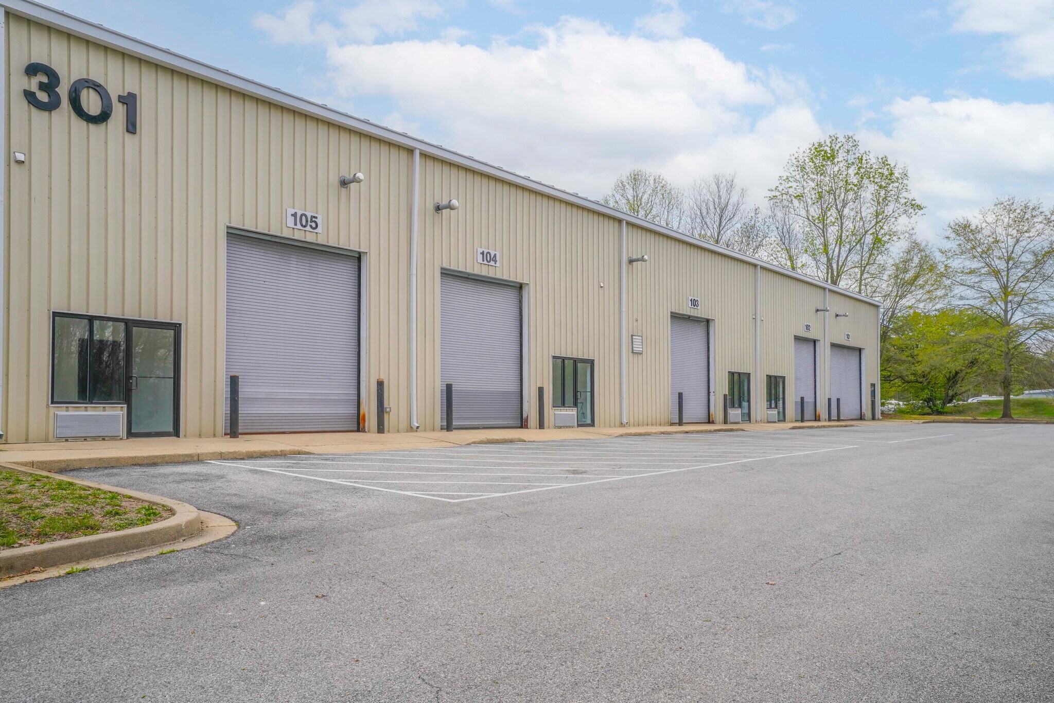 301 Bugeye Sq, Prince Frederick, MD for lease Building Photo- Image 1 of 15