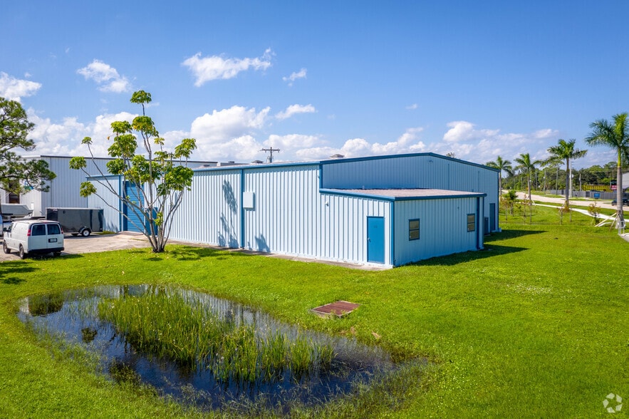 3099 SE Monroe St, Stuart, FL for sale - Primary Photo - Image 1 of 1