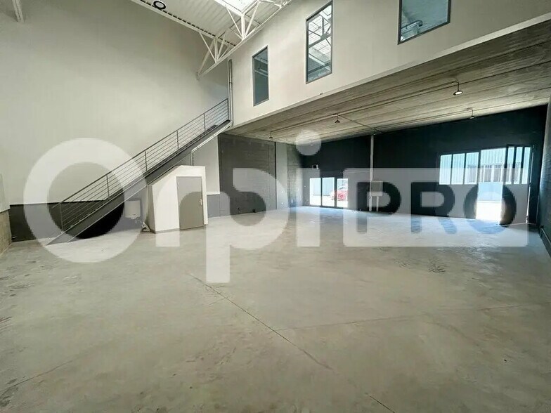 Office in Vaux-le-Pénil for lease - Interior Photo - Image 2 of 5