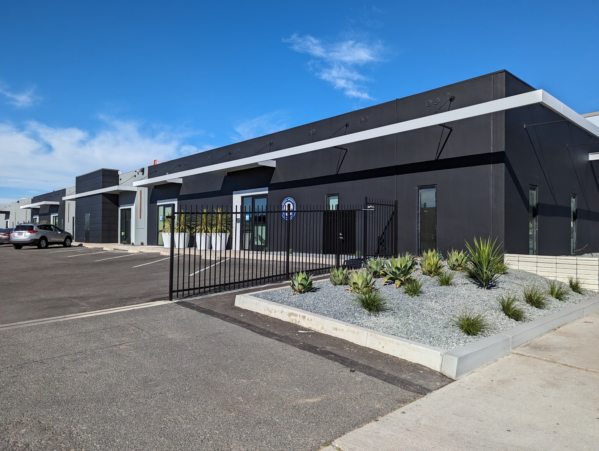 7059-7077 1/2 Vineland Ave, North Hollywood, CA for lease Building Photo- Image 1 of 17