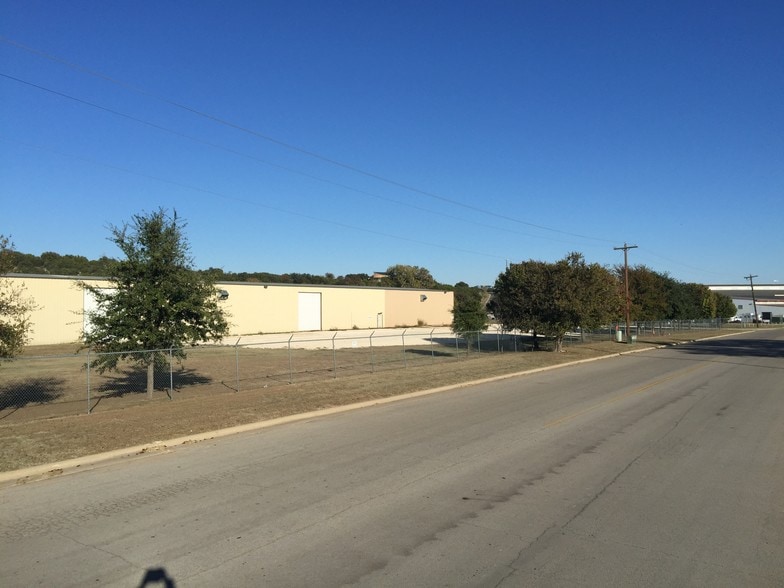 300 E Gibbs Blvd, Glen Rose, TX for sale - Building Photo - Image 1 of 1